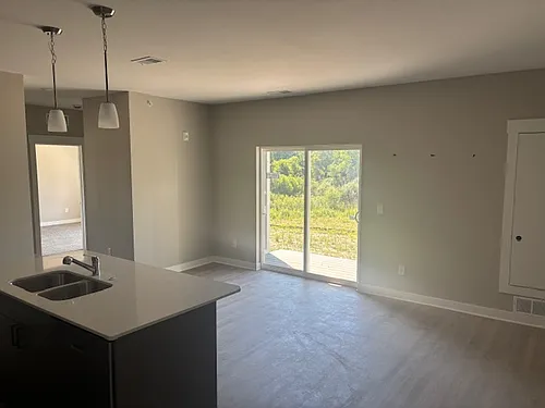 Midvilla Apartments Photo 1