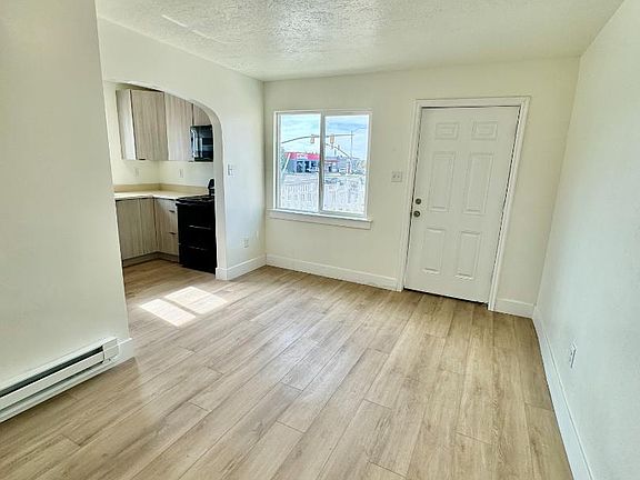 2nd image of 420 W 20th St #3