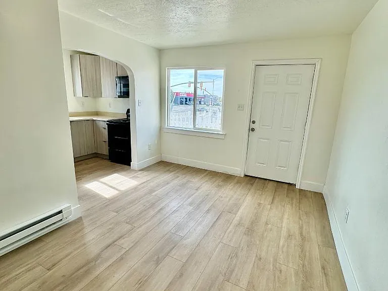 412 W 20th St #3 — Photo 6