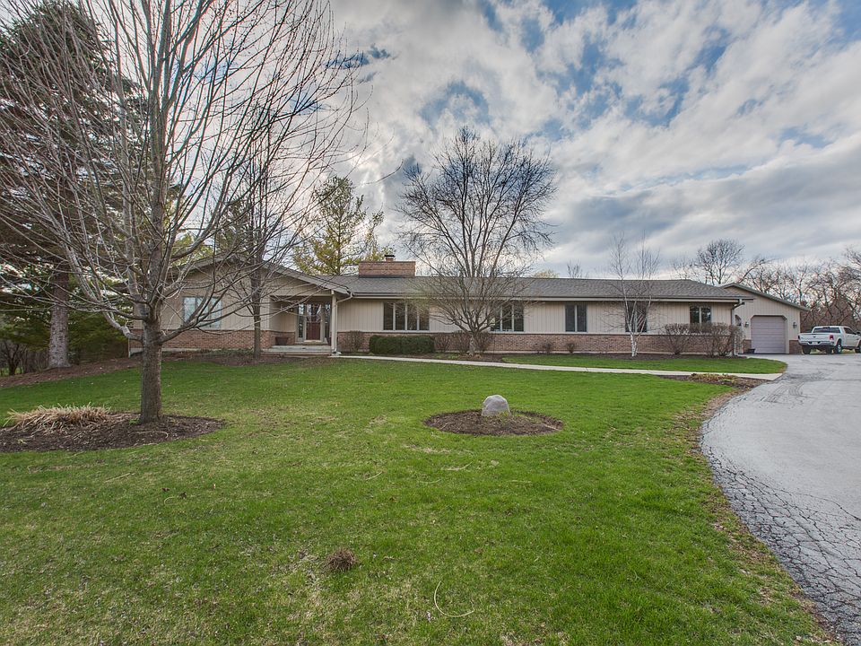 1st image of 26070 N Laurel Ct