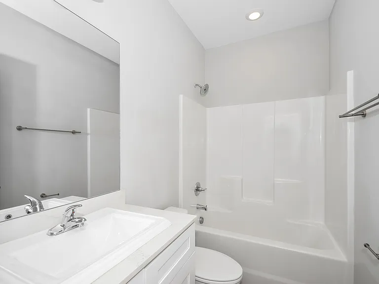 54 Laura Ct — Photo 14