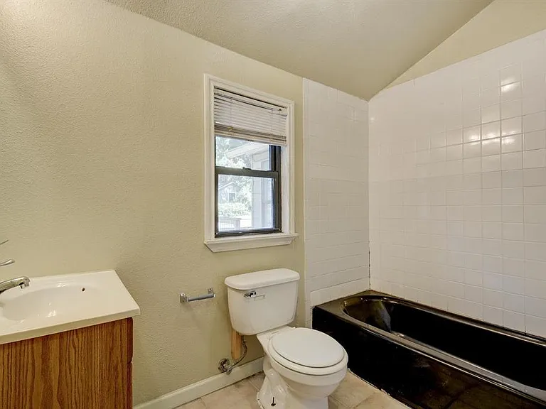 4405 Barrow Ave #B — Photo 9