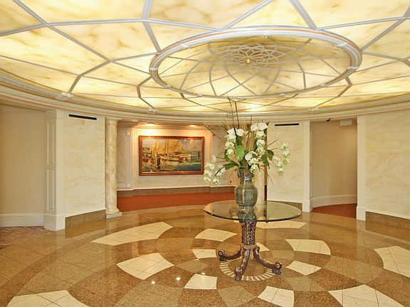 3rd image of 234 S Plaza Ct
