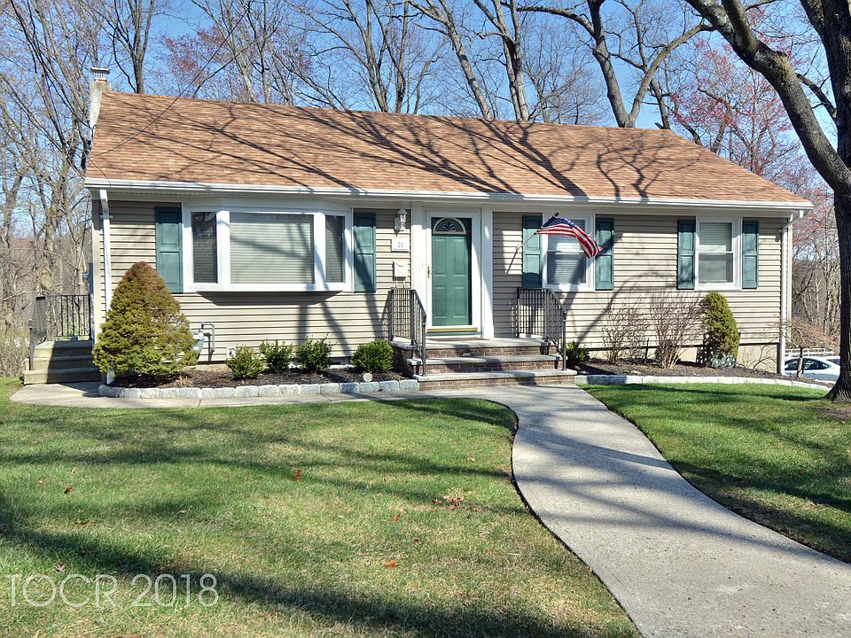 2nd image of 21 Dawn Ave