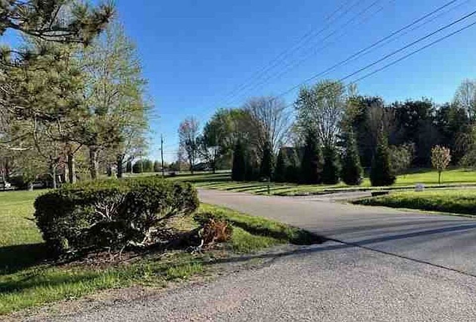 Exterior Neighborhood (street photo)