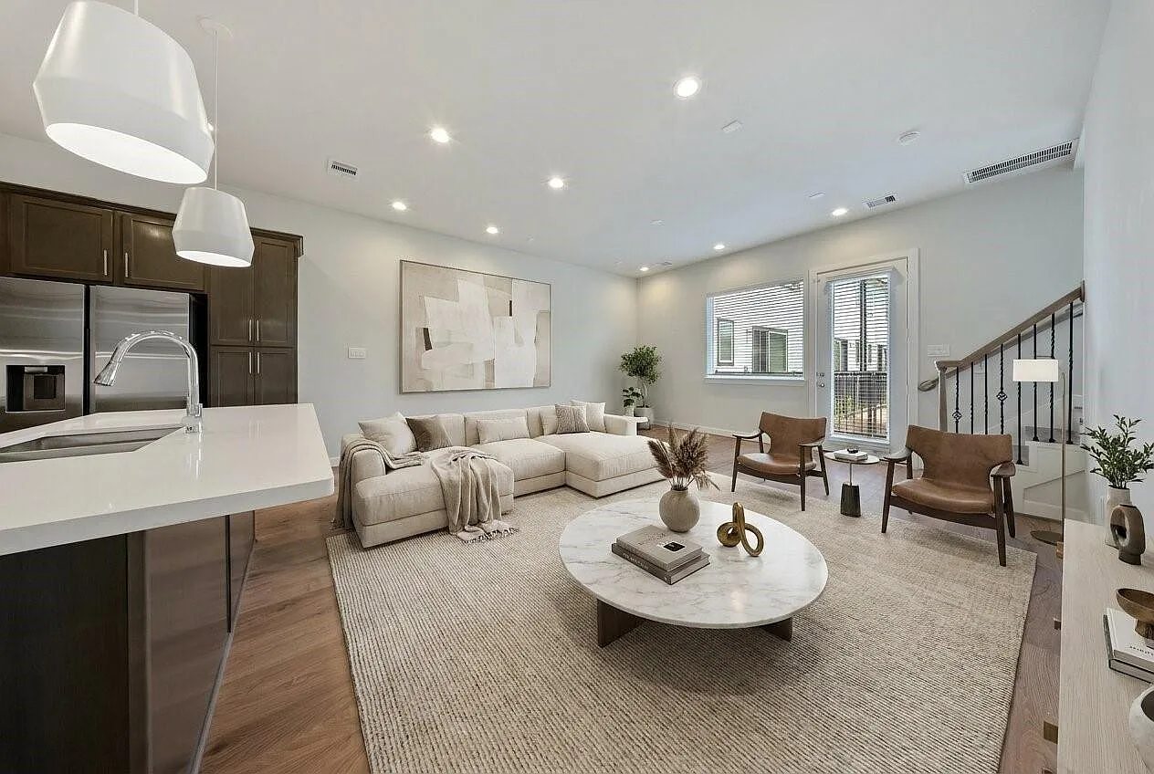 3 bed, 2.5 bath, 1638 sqft, $2,300 — Photo 2