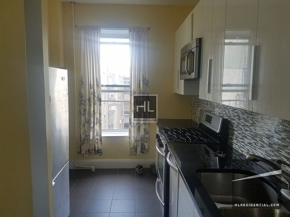 1st image of 529 8th St APT 3B