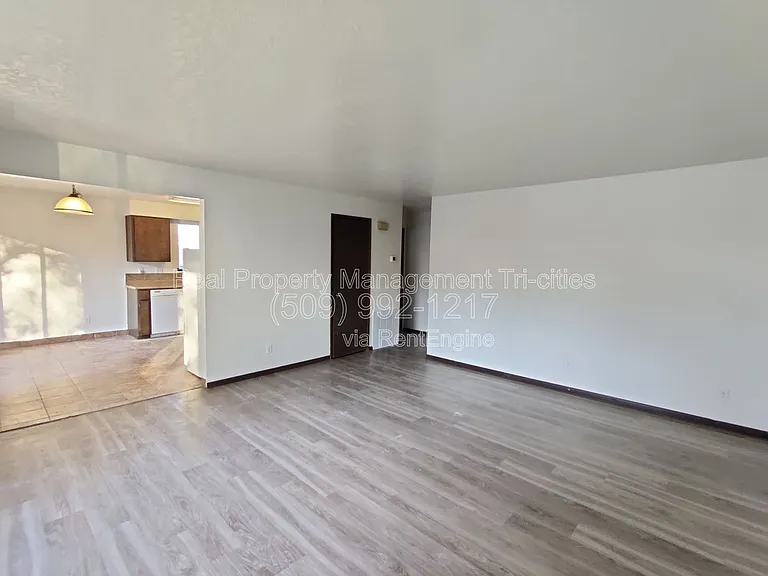 1816 W 21st Ave #C — Photo 2