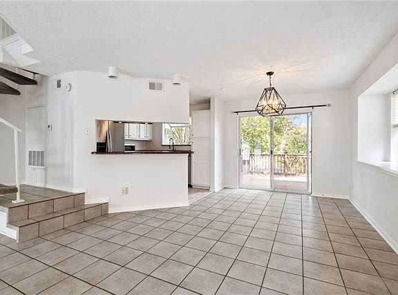 4th image of 6020 Orleans Ave
