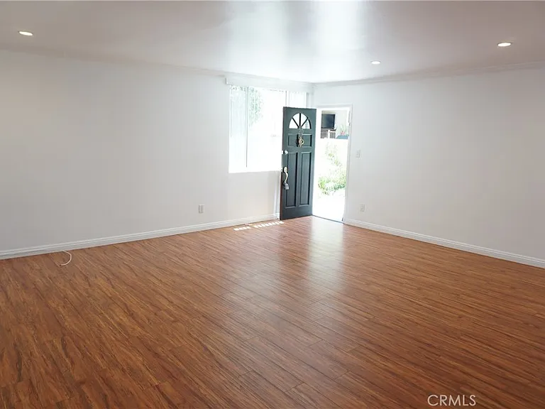4610 Densmore Ave #20 — Photo 8