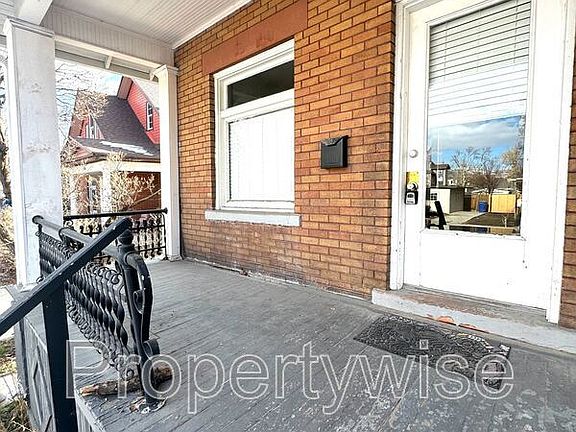 2nd image of 918 E Laird Ave S