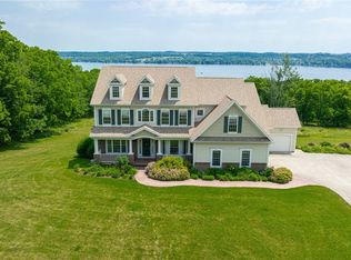 4965 Hillcrest Dr, Canandaigua, NY 14424