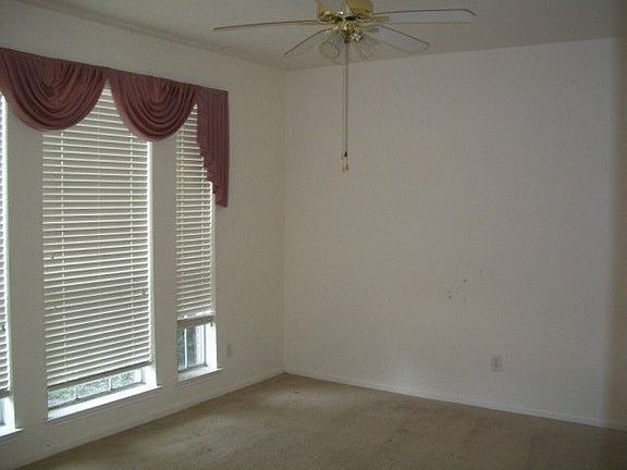 4th image of 823 Childers Ct