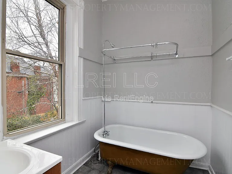 607 E Saint Catherine St #2 — Photo 13