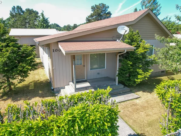 100 N 13th St, Lakeside, OR 97449