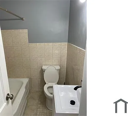 921 Bonaparte Ave — Photo 12