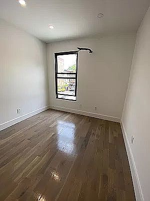2nd image of 1262 Park Pl #3