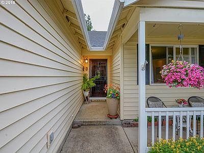 3rd image of 16314 NE 81st St