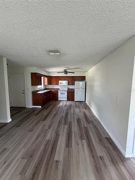 2 bed, 2.0 bath, 1225 sqft, $1,700 — Photo 3