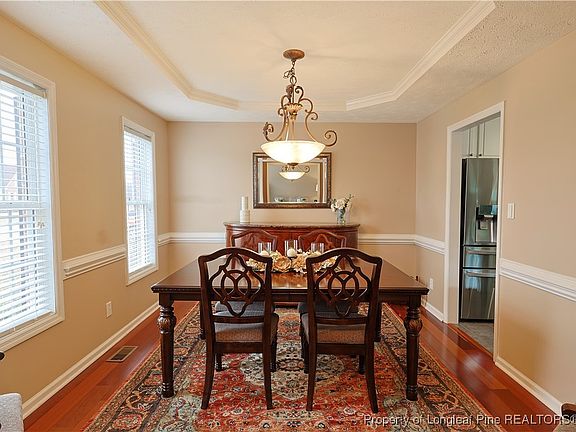 4th image of 399 Louisiana Dr