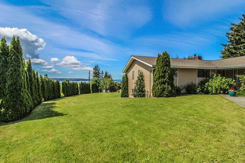 5 bed, 3.0 bath, 3416 sqft, $3,800 — Photo 3