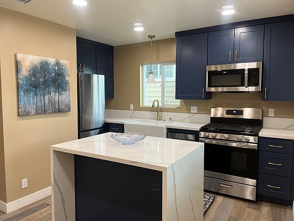 3rd image of 304 N 1st Ave