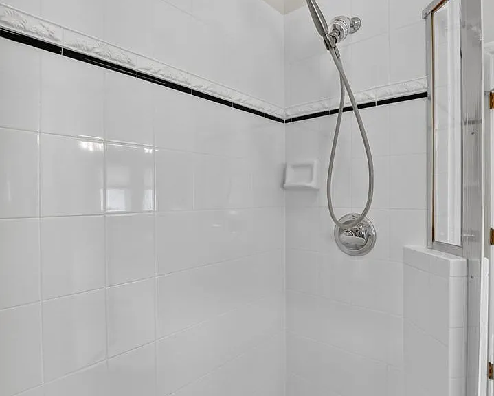 506 Tyler Ave — Photo 25