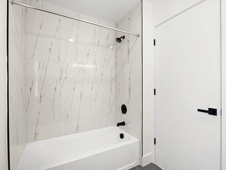 263 N 19th St #3 — Photo 2