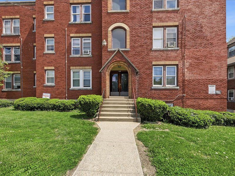 1st image of 3970 Vine St #7