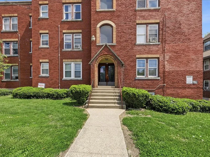 3970 Vine St #7