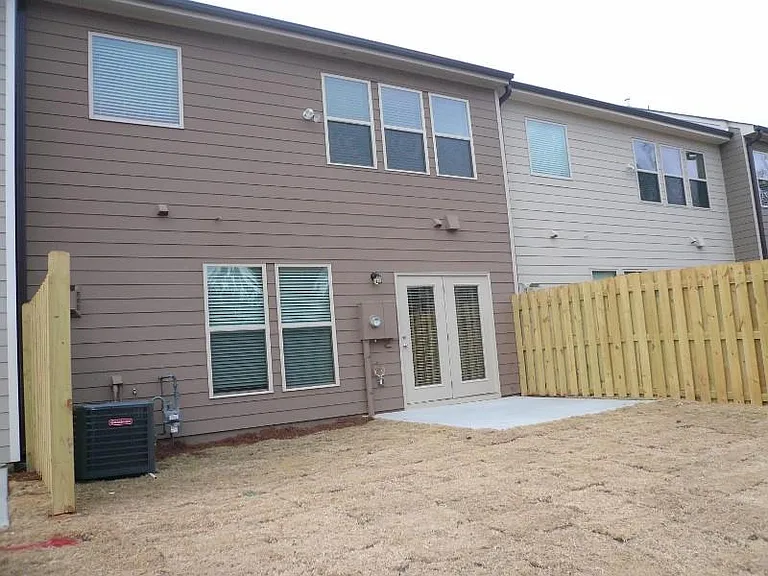 780 Duberry St — Photo 17