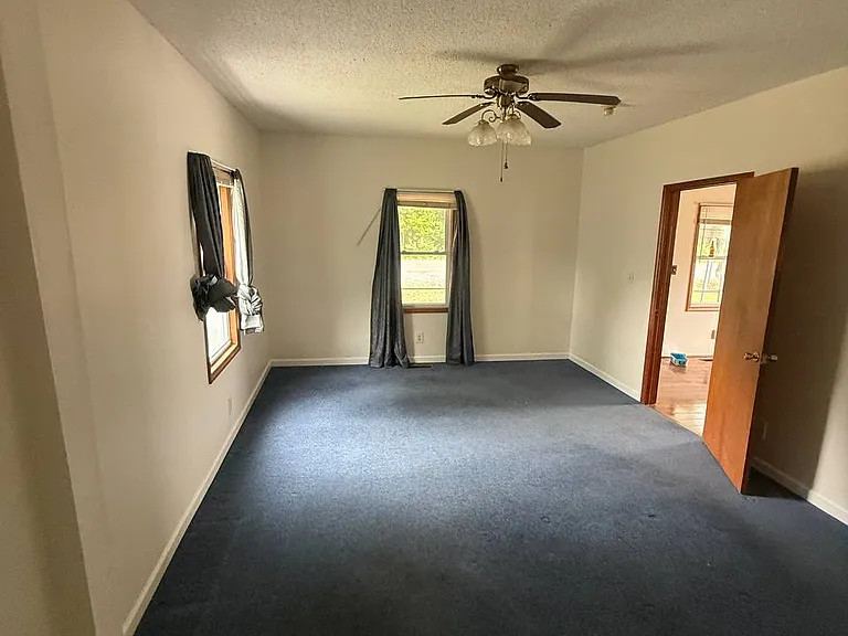 2885 Fair Oaks Dr — Photo 7