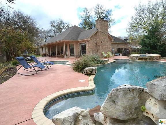 2nd image of 115 Oakcreek Dr