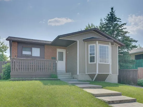 8 Castleglen Cres NE, Calgary, AB T3J 1N3