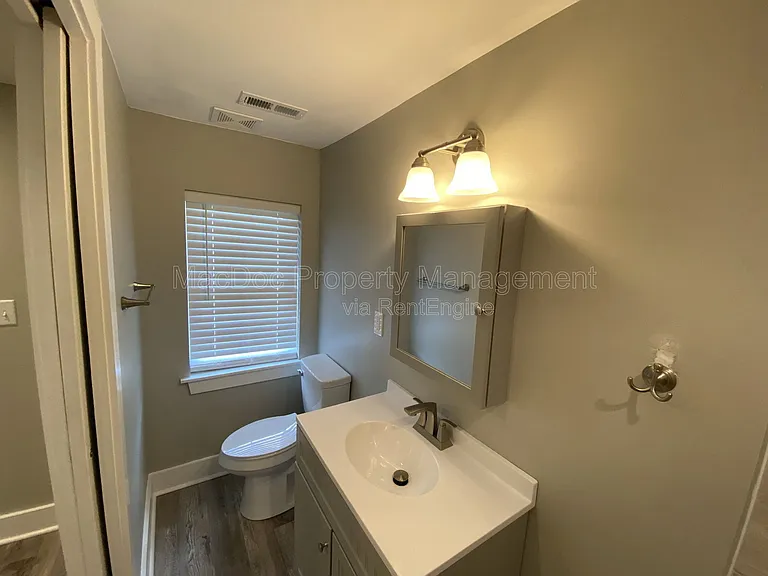 1115 Winchester St #C — Photo 10