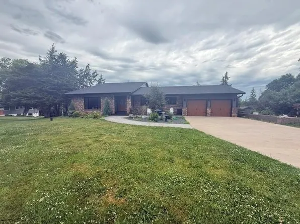 376 Tower Rd, Hudson, WI 54016