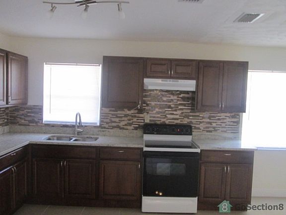 5th image of 329 NE 34th St