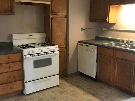 2nd image of 310 Brooks St