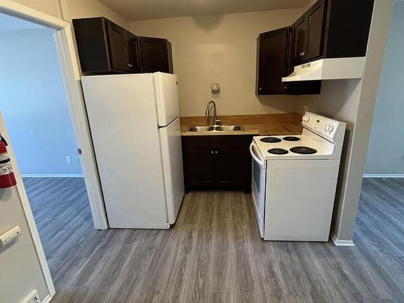 4th image of 2254 1st St Unit 8
