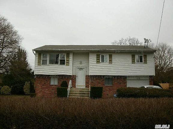 2nd image of 1795 Heckscher Ave