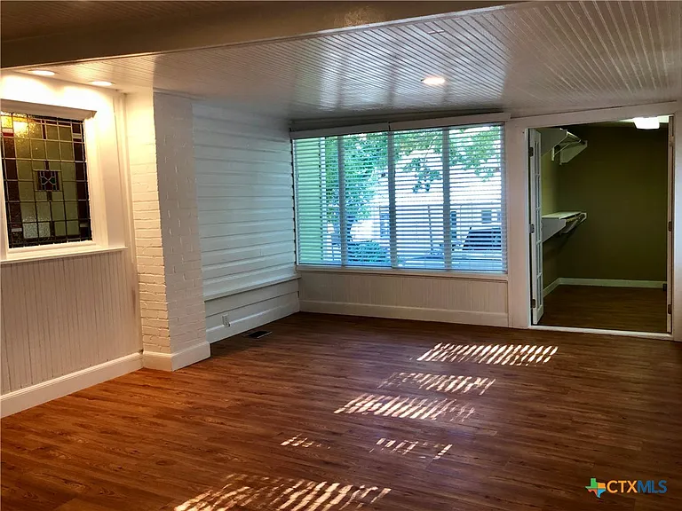 414 W San Antonio St — Photo 18