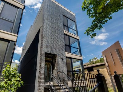 1350 N Claremont Ave #1, Chicago, IL, 60622
