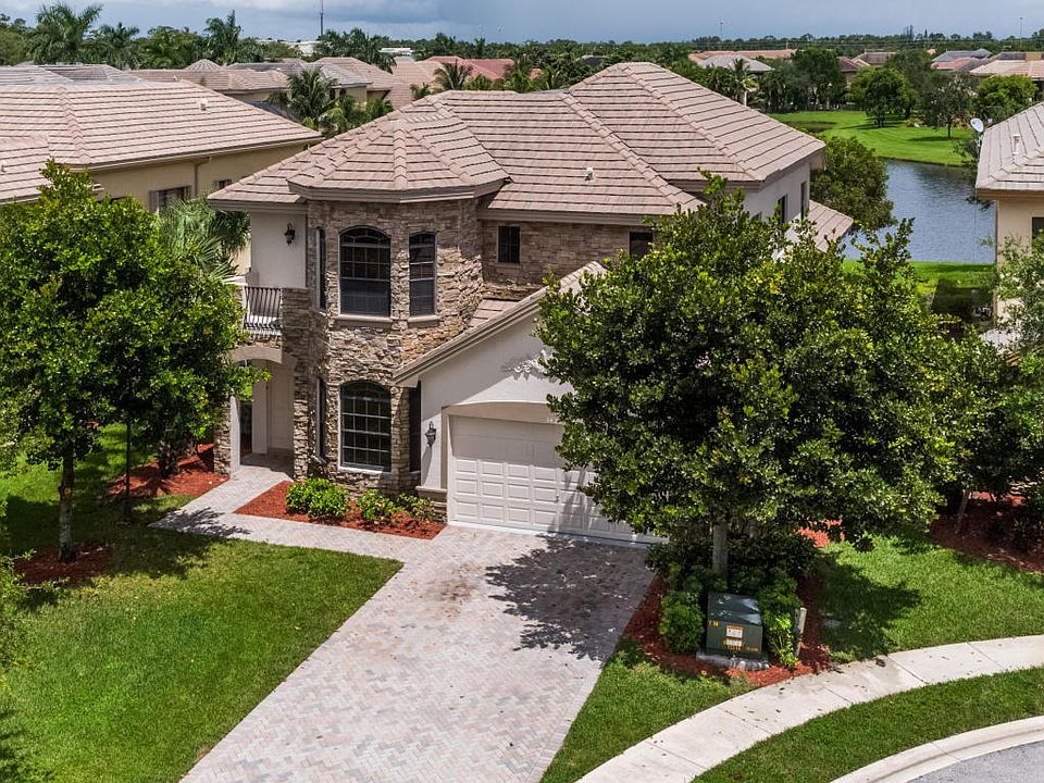 1st image of 3425 Collonade Dr