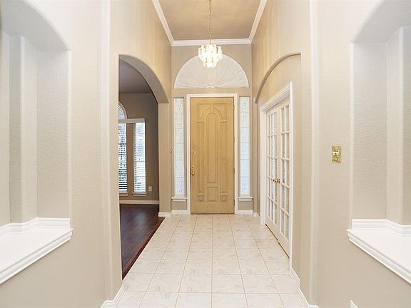 5th image of 1804 Arrow Wood Dr