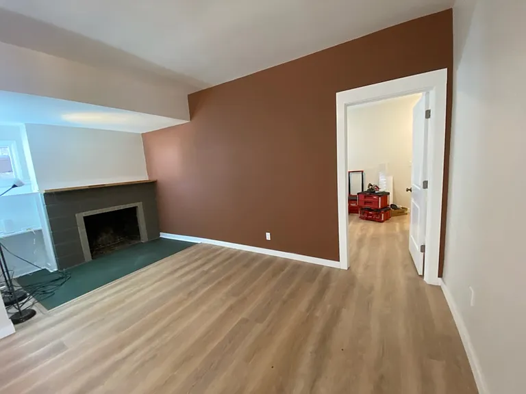 4724 7th Ave NE — Photo 24
