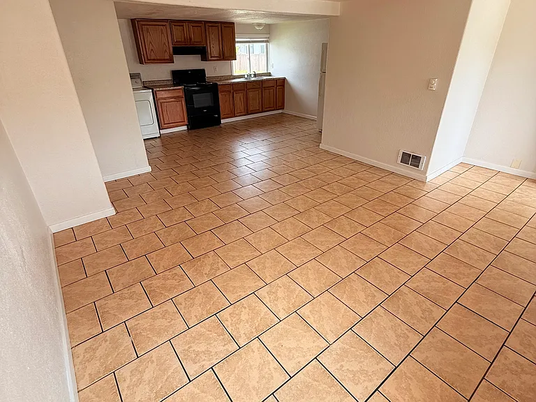 11901 55th Ave NE #15A — Photo 3