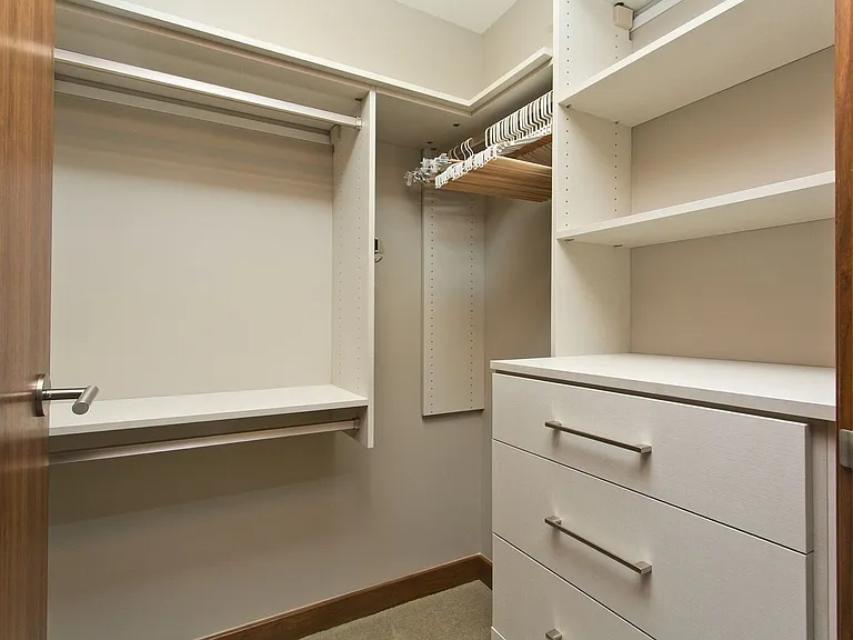 1555 Kapiolani Blvd #1800 — Photo 8