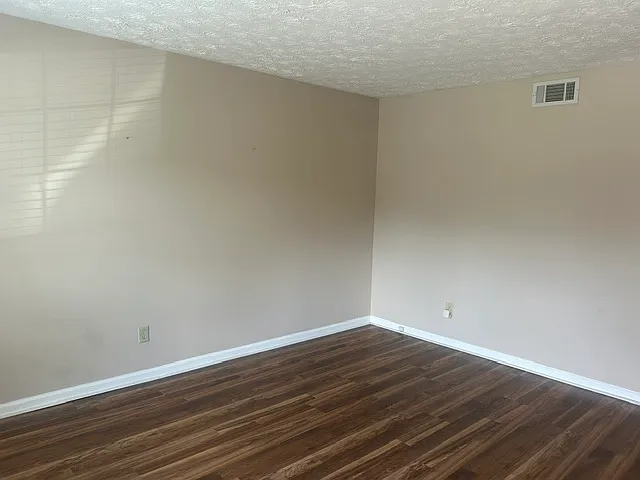 242 Thistle Ln — Photo 3