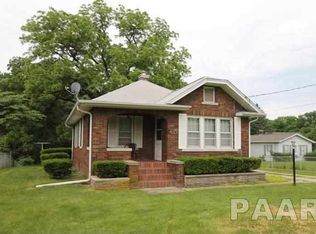 2304 Springfield Rd, East Peoria, IL 61611