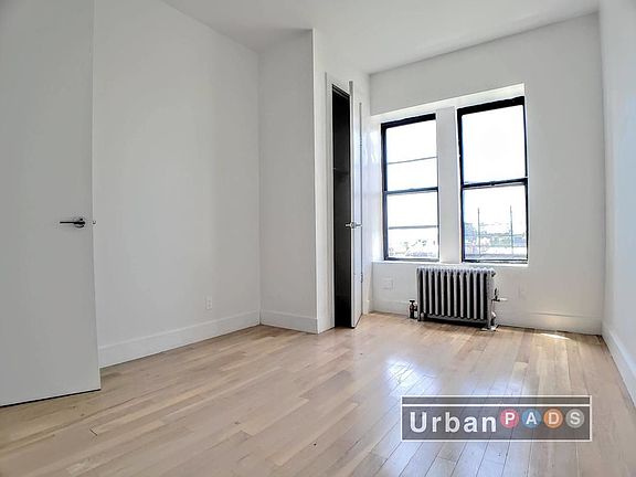 3rd image of 1236 Pacific St #F6